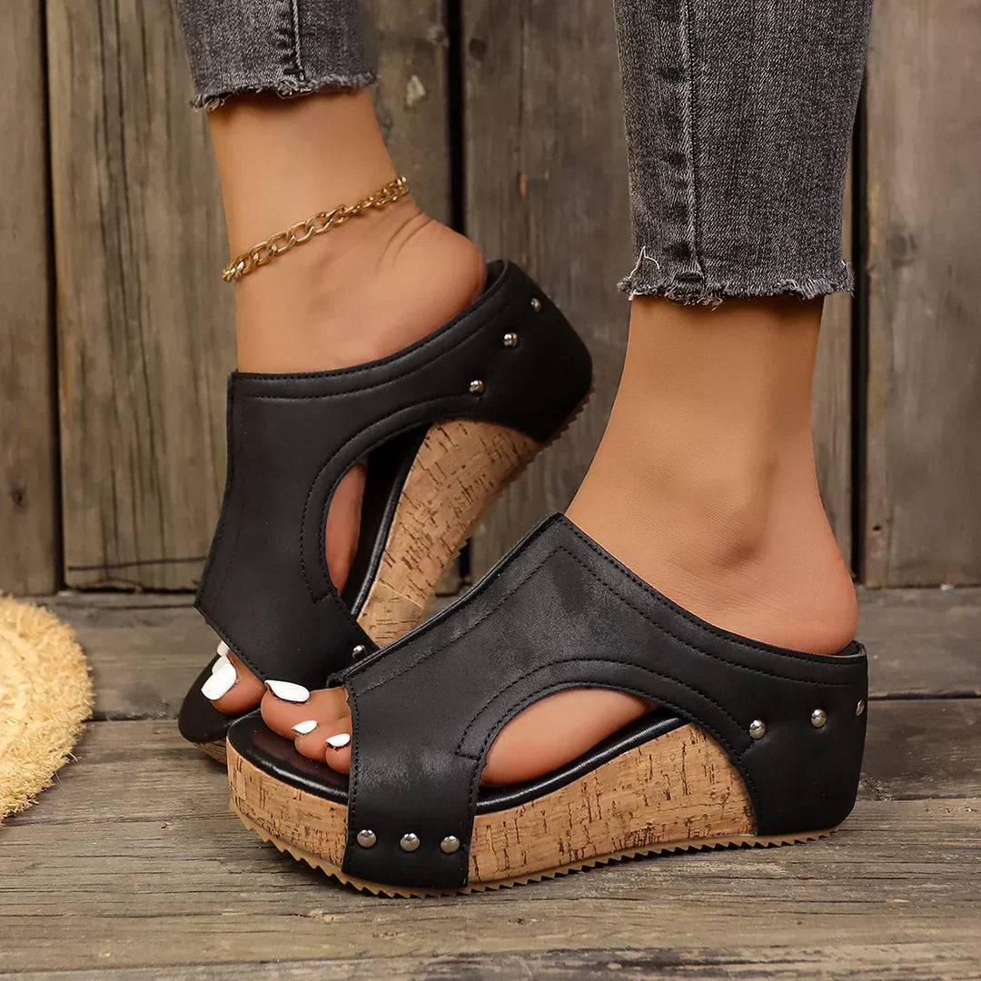 Sofia - Wedges Lumi Stud